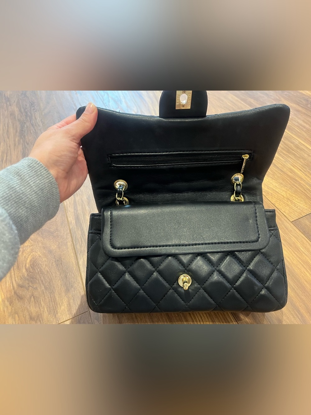 Black Quilted Shoulder Bag with Gold CC Turnlock - Picture 4 of 10